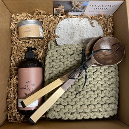 Kitchen w/ Serving Utensils Gift Box