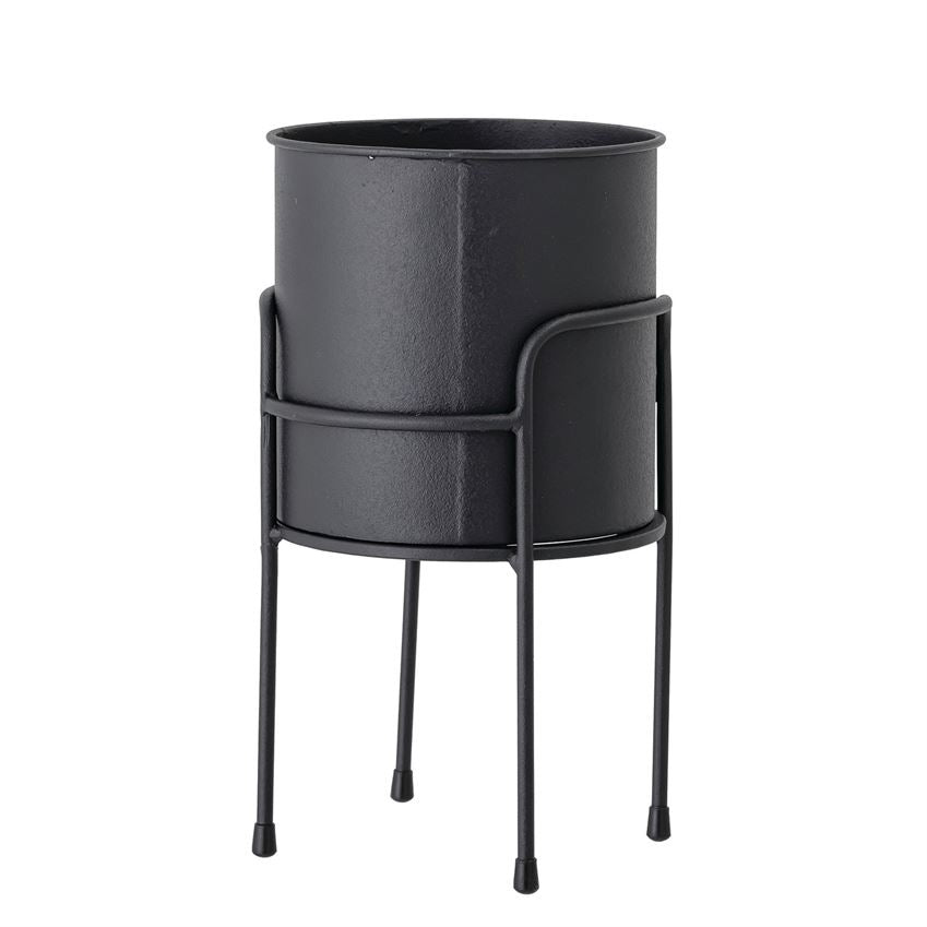 Nicely styled Black 6.5"in L x 6.25"W x 11"H Metal Planter w/Stand. Holds 5" pot.