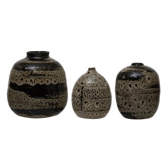 Fun and Unique are Terramania's Terra-cotta Vases with a Reactive Glaze Brown finish. These make the perfect gift and comes in three sizes. Small: 3" Round x 4.75"H Medium: 4" Round x 5"H Large: 4.75" Round x 6"H (Each One Will Vary)