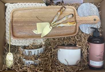 Kitchen w/ Bowls Gift Box
