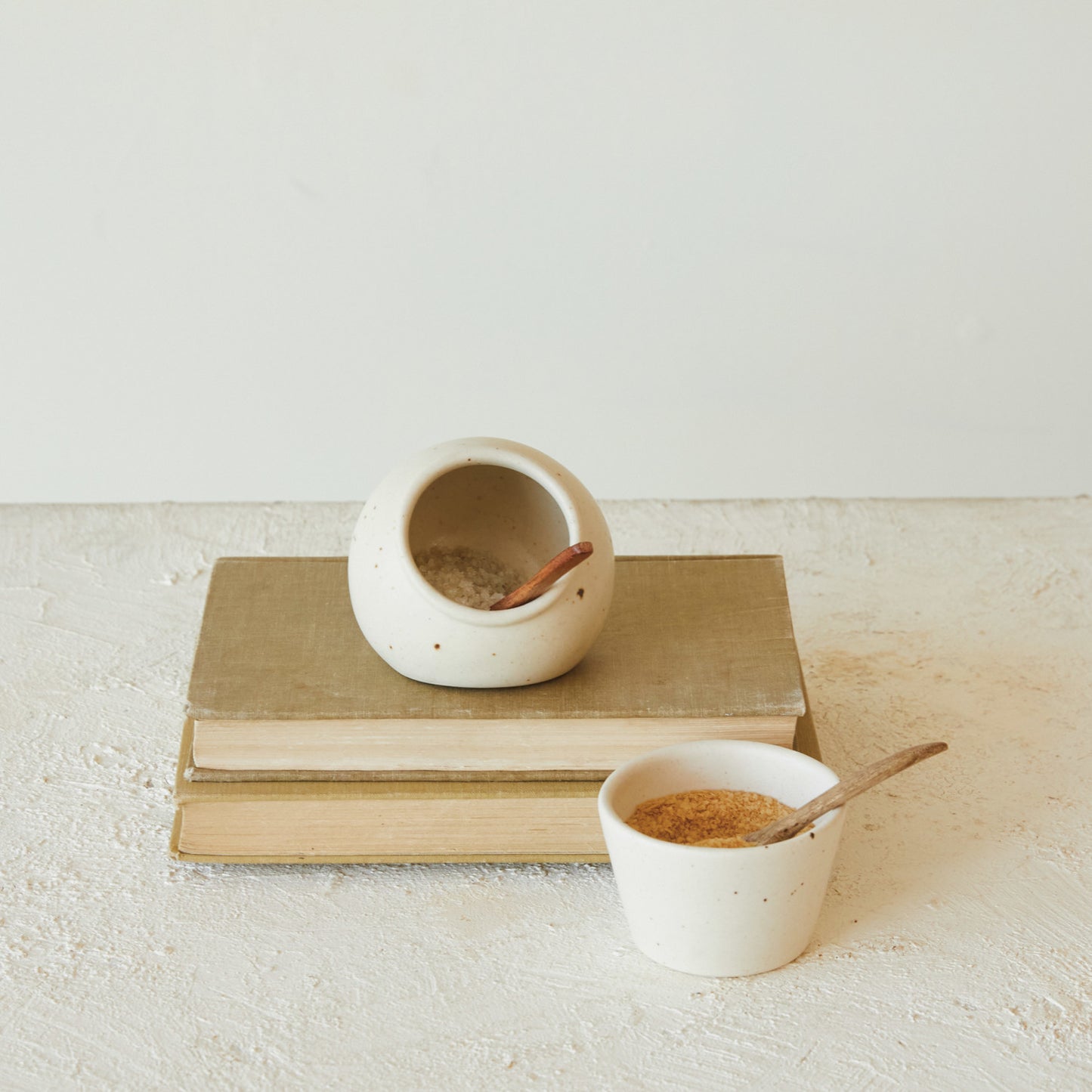 Stoneware Bowl w/ Mango Wood Spoon