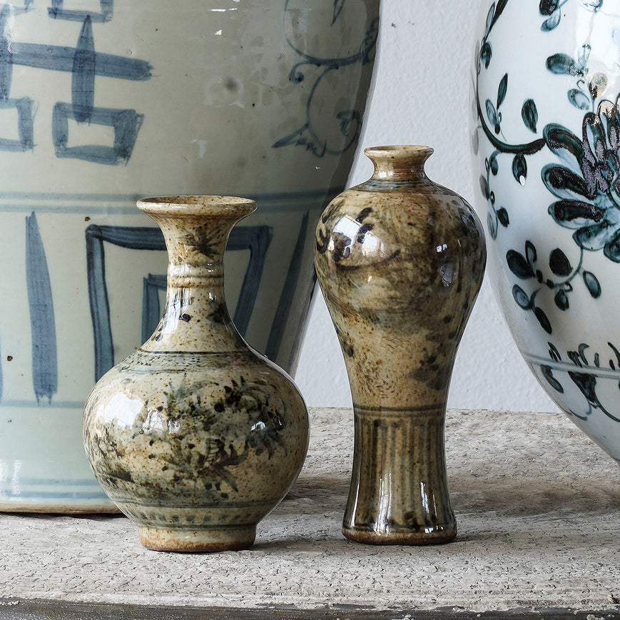 Jingdezhen Hand-Painted Bud Vase With Bird