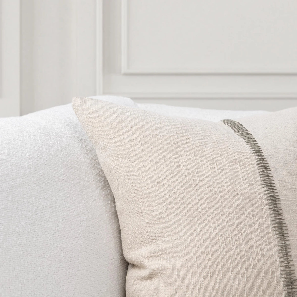 SR Nisha Pillow - Natural/Dry Sage/ 22"x22"