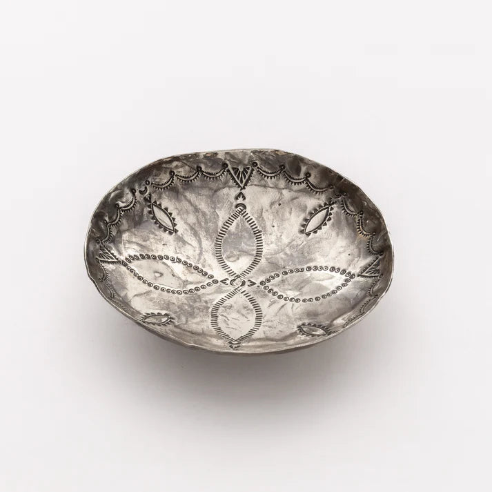 ROUND DISH W/ FEET