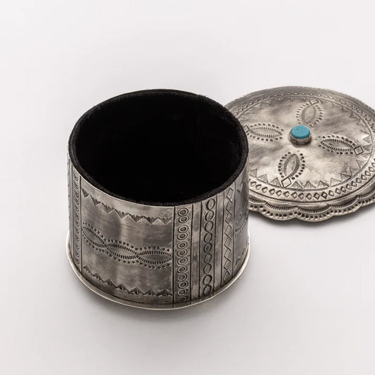 ROUND BOX W/ TURQ. & SCALLOPED LID