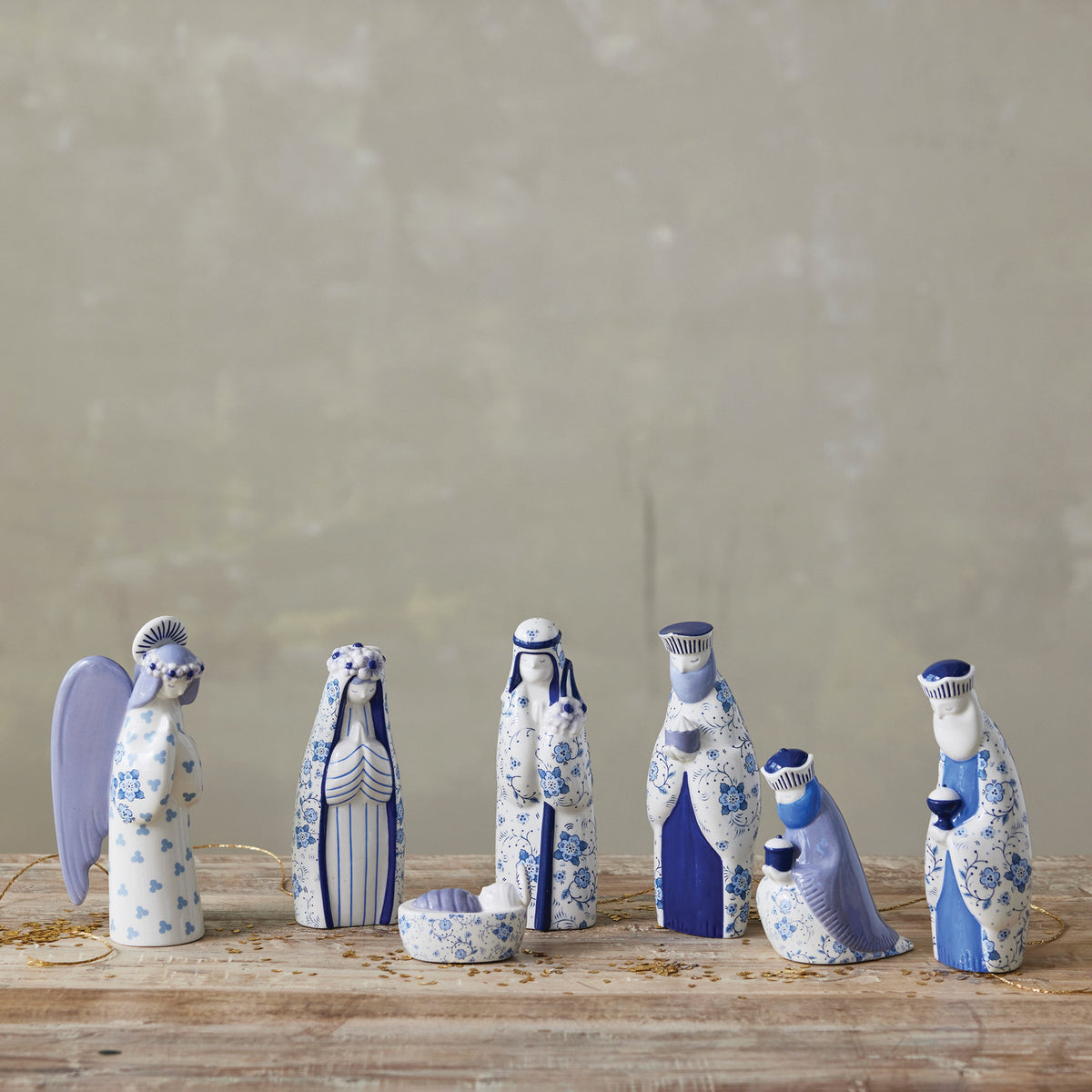 Ceramic Nativity with Floral Pattern, Blue & White Set