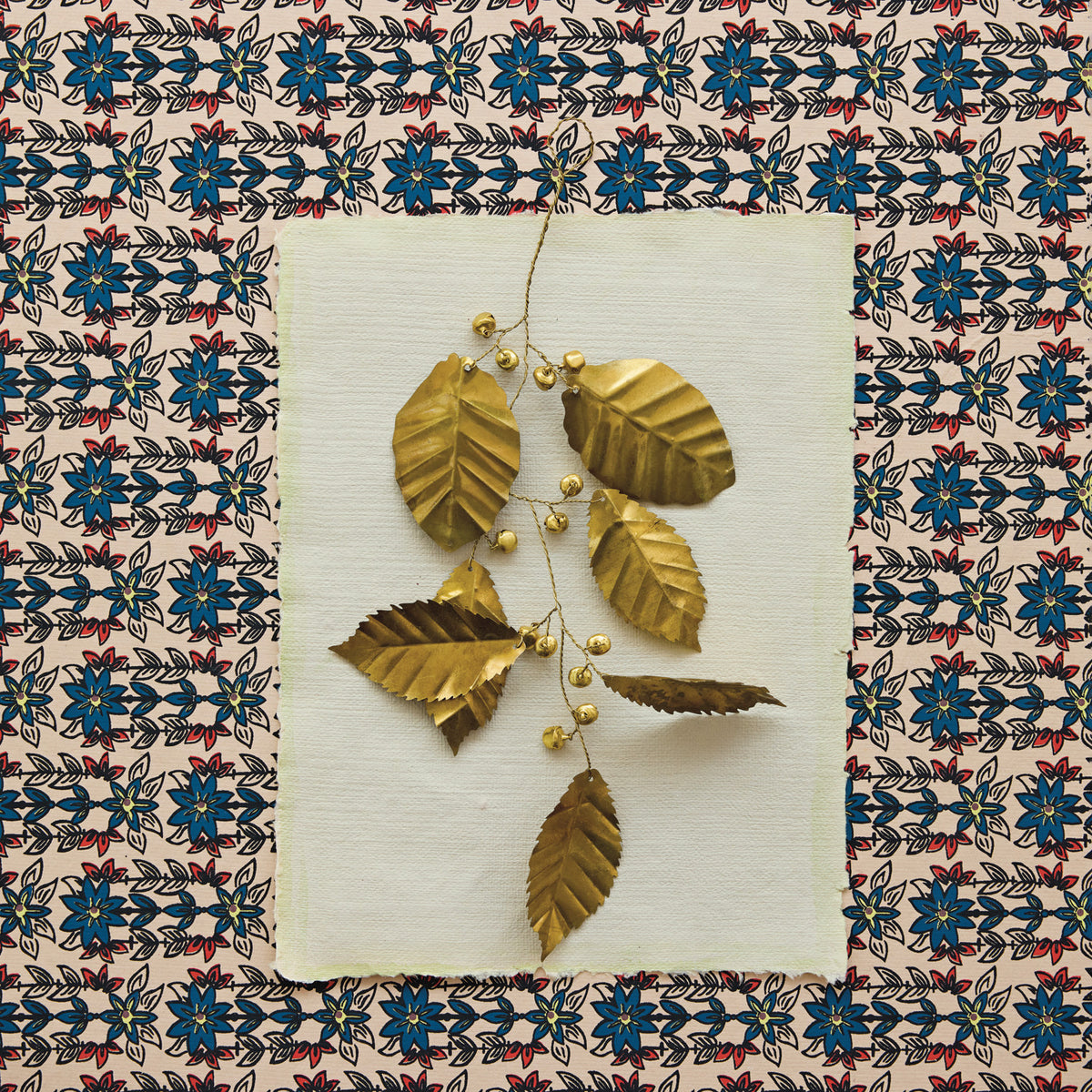 Metal Leaves & Jingle Bells Bunch, Gold Finish