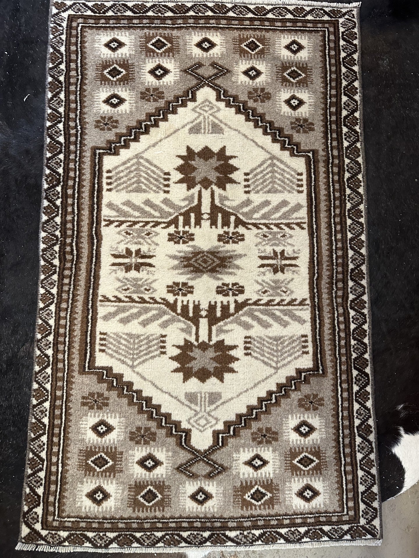 Vintage Turkish Rug- 2.3 x 3.9