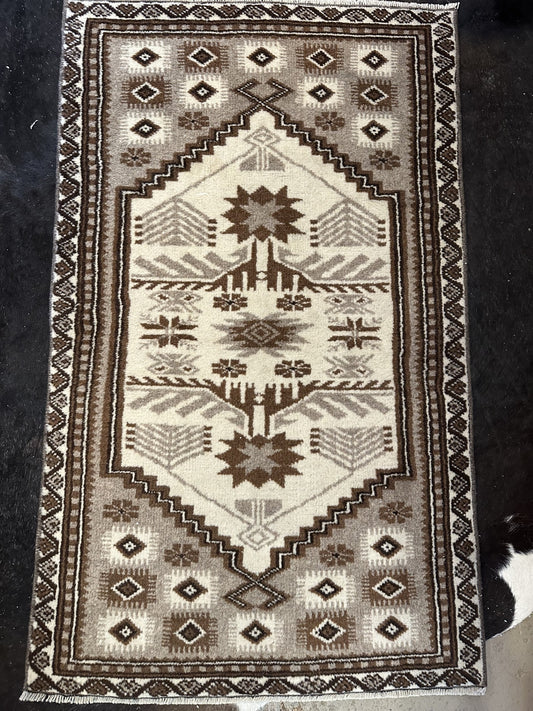 Vintage Turkish Rug- 2.3 x 3.9